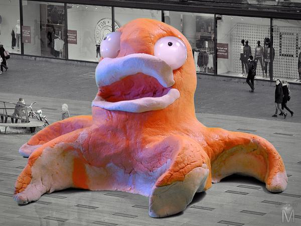 Monster at the mall // 16:9 // video // 2016 // 130591 views
