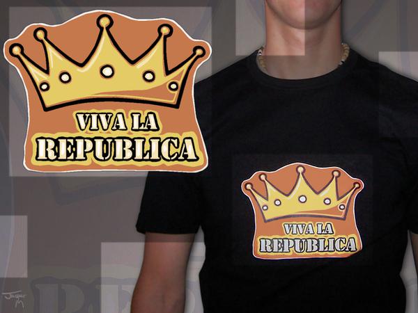 Viva la republica // ca. 20 x 20 cm // anti-monarchistic shirt with print // 2007 // 10321 views